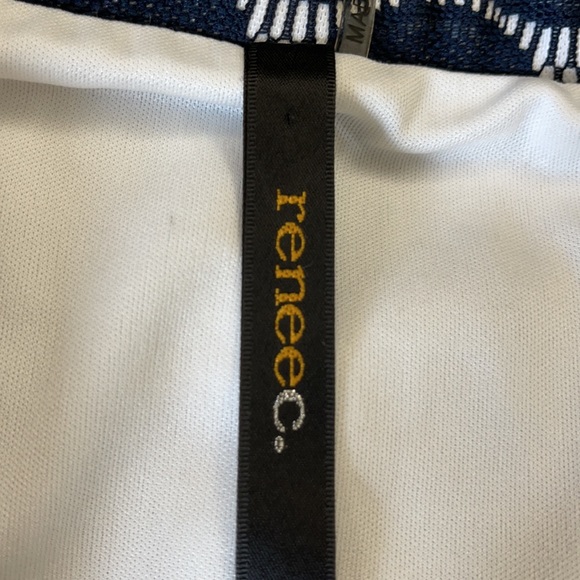 💕Beautiful Navy Aline Skirt Circle & Lace Detail - Picture 4 of 9